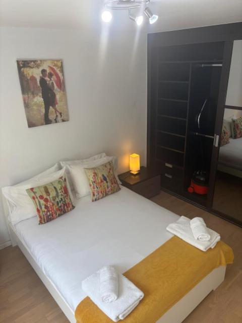 Spacious One Bedroom Near Regent's Park Apartment London