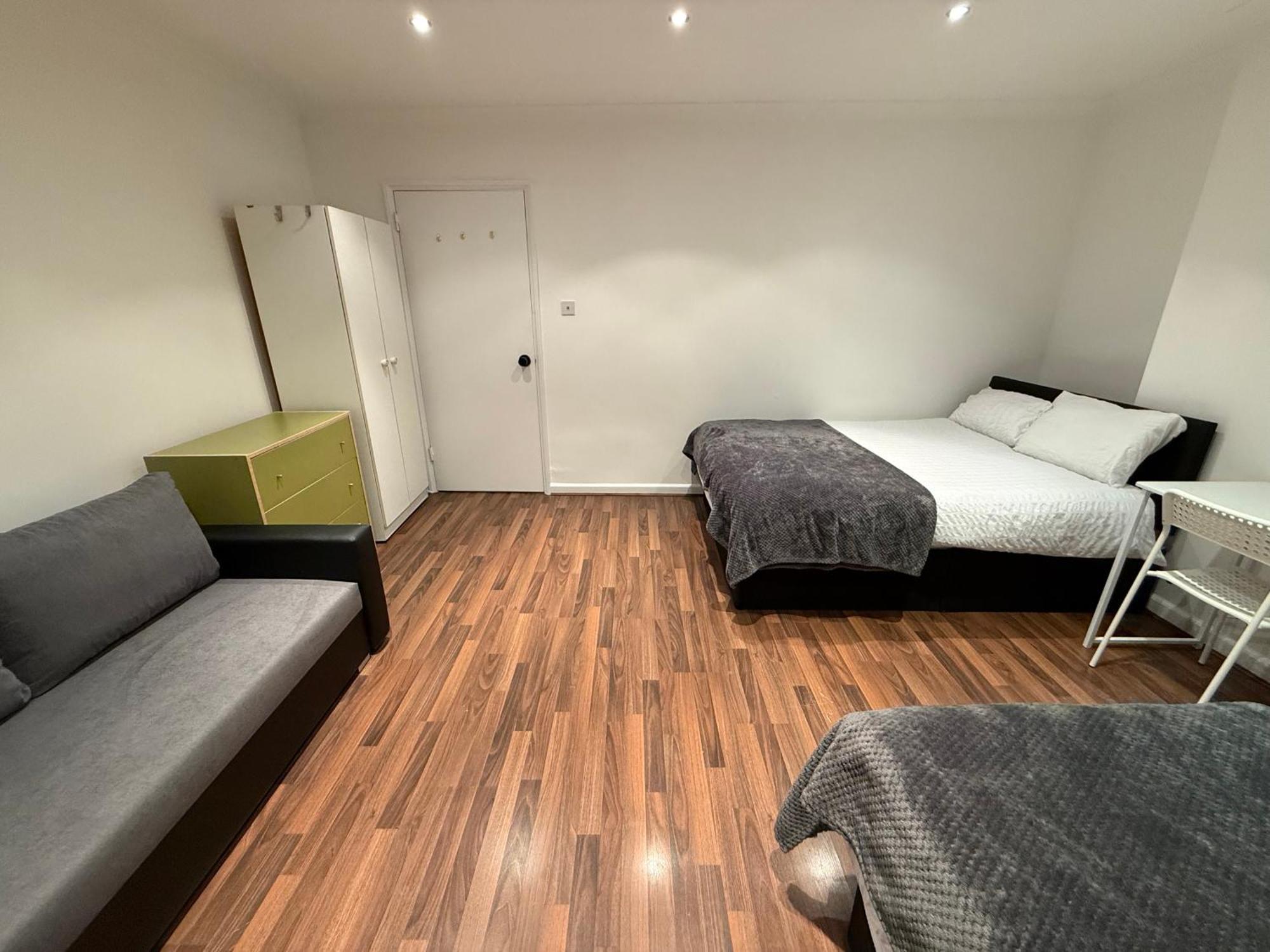 Homestay Warren Street