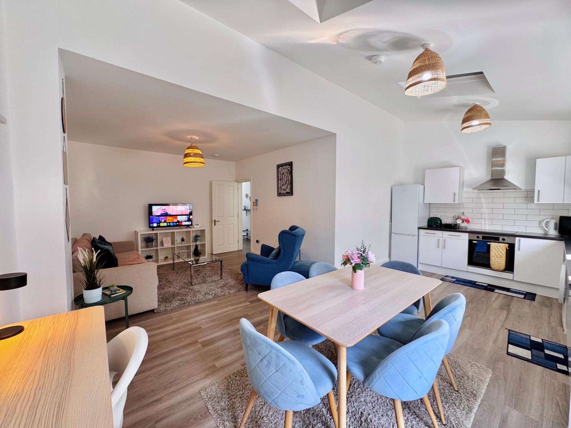 Cosy 1-bed Flat 30min To & Parking Apartment *