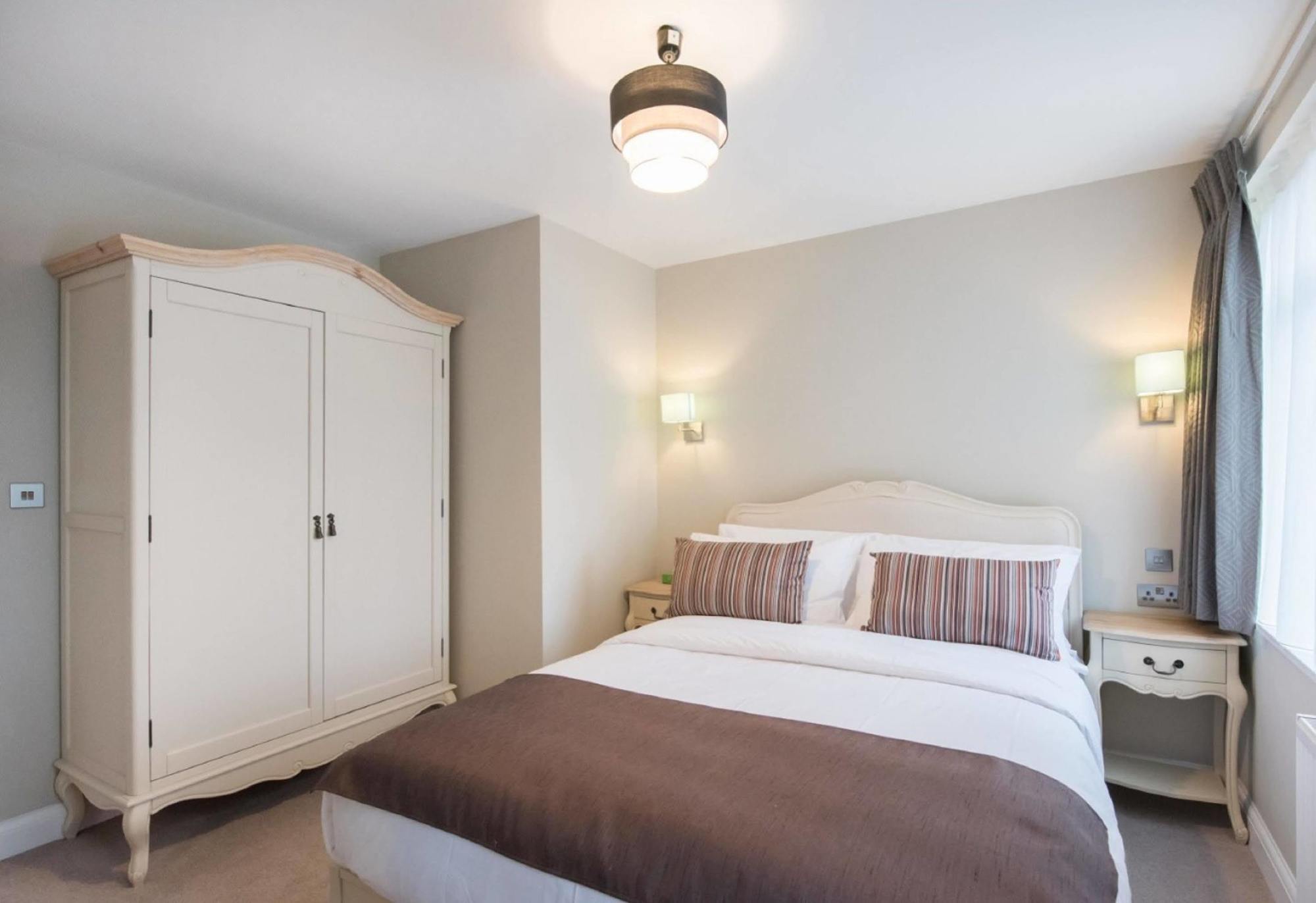 Docklands Hotel