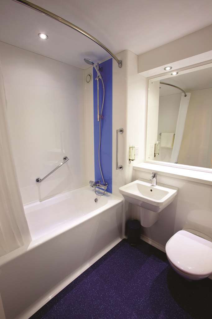Travelodge Sunbury M3