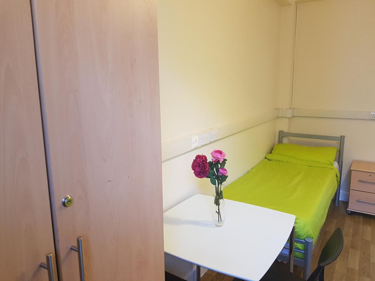 Bowden Court * Londres