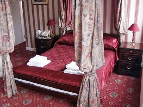 Wigmore Court Hotel * London