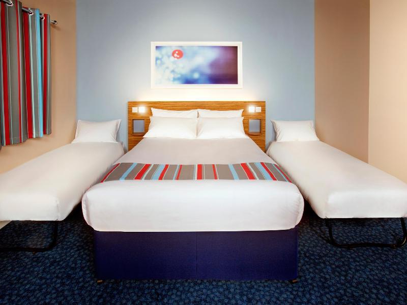 Travelodge Sunbury M3 Hotel