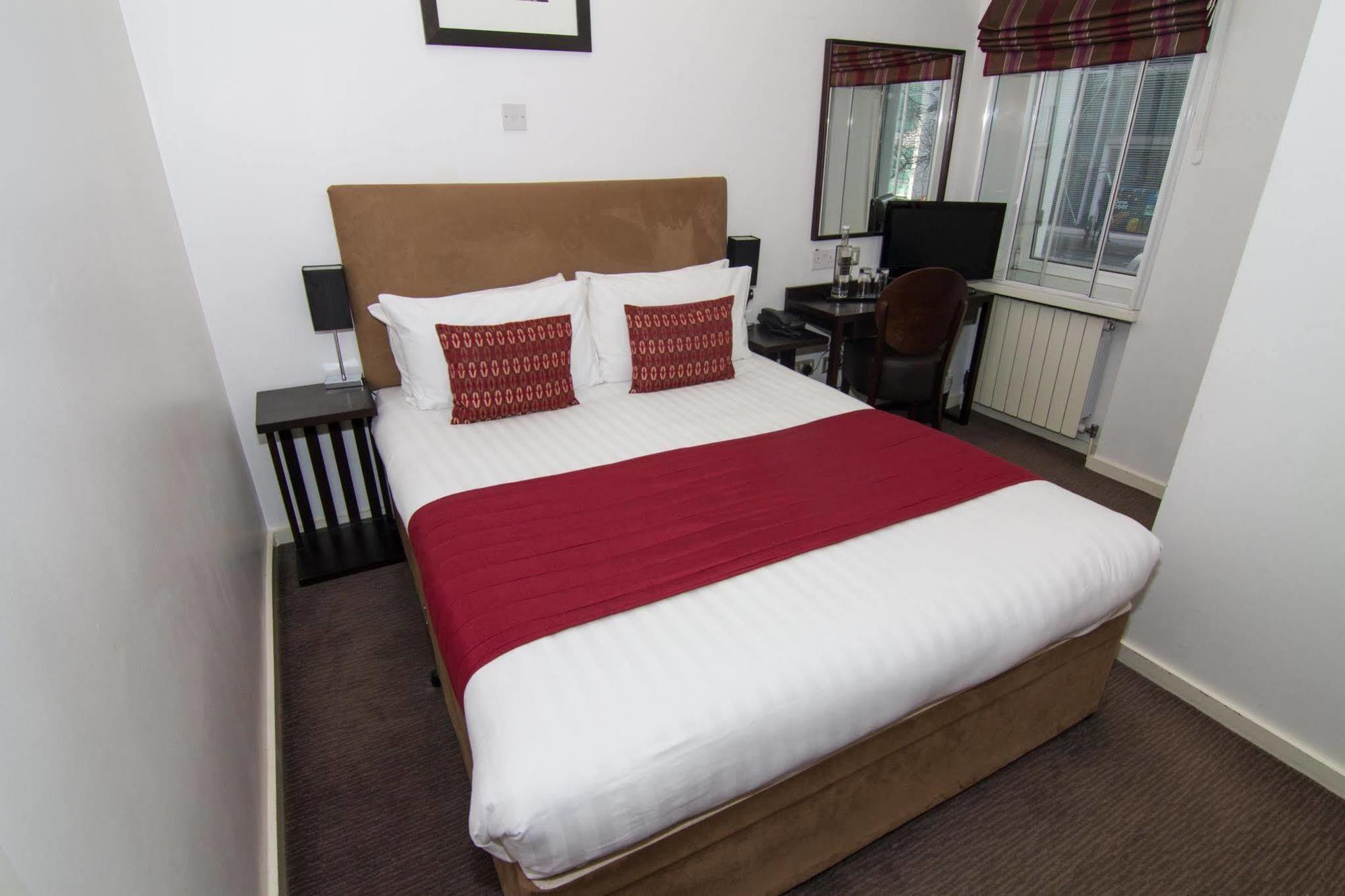 Euston Square 3*