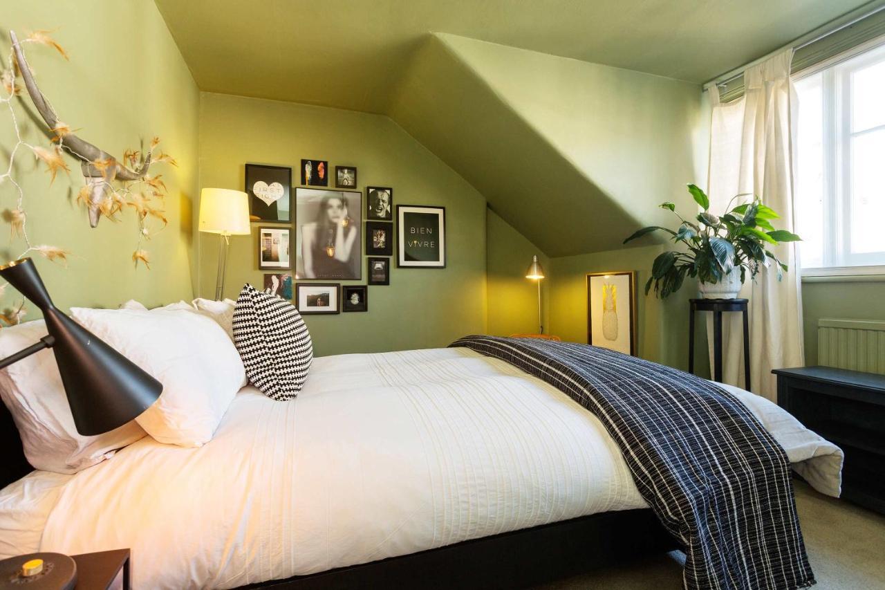 Veeve - Midnight Style On Margravine Gardens Holiday home London