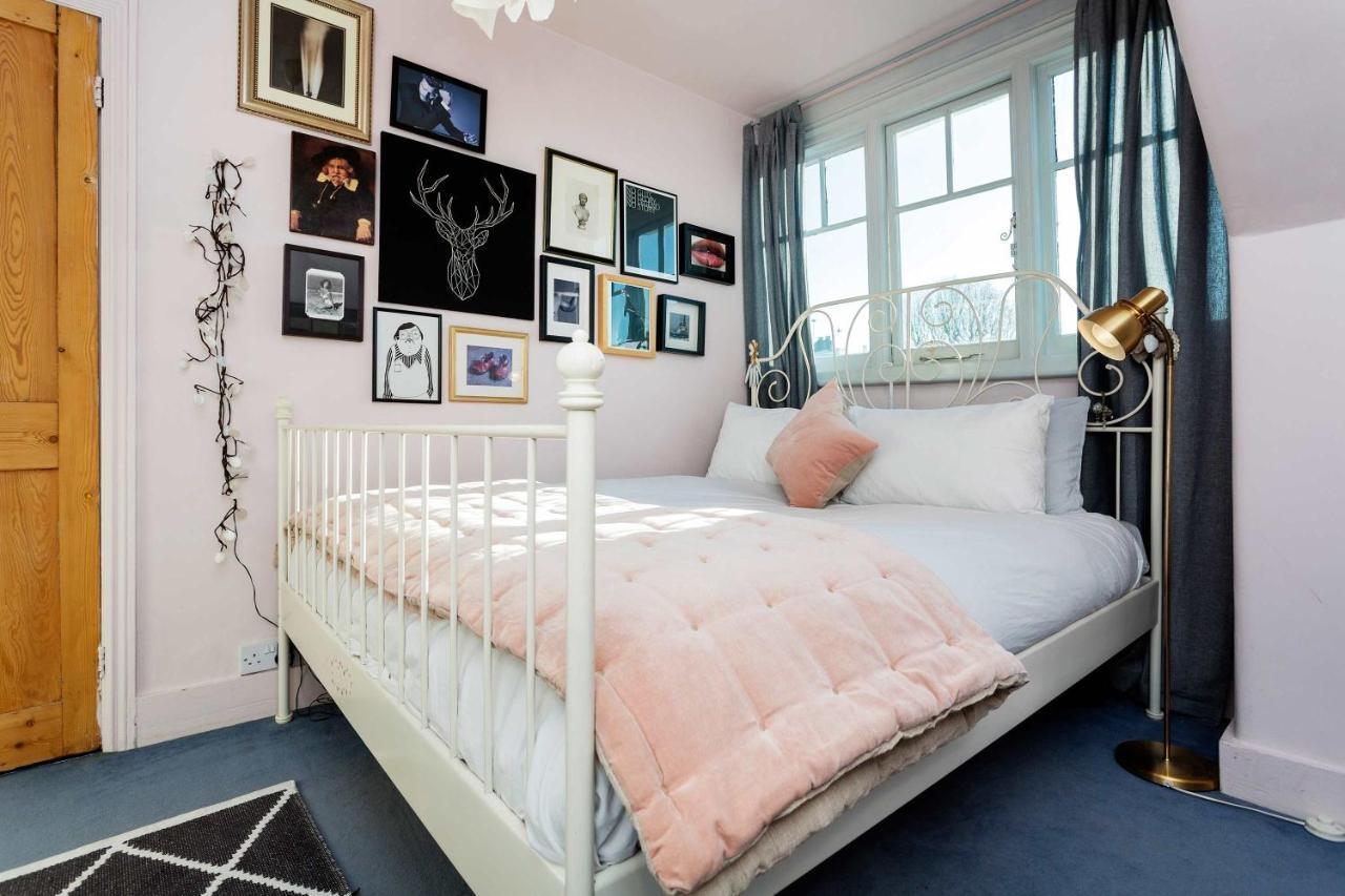 Veeve - Midnight Style On Margravine Gardens Holiday home