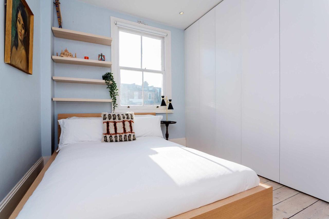 Veeve - Midnight Style On Margravine Gardens Holiday home *