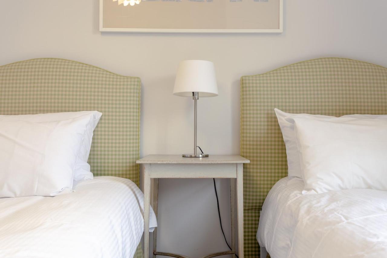 2 Bedroom Hammersmith Grove Sleeps 4 *
