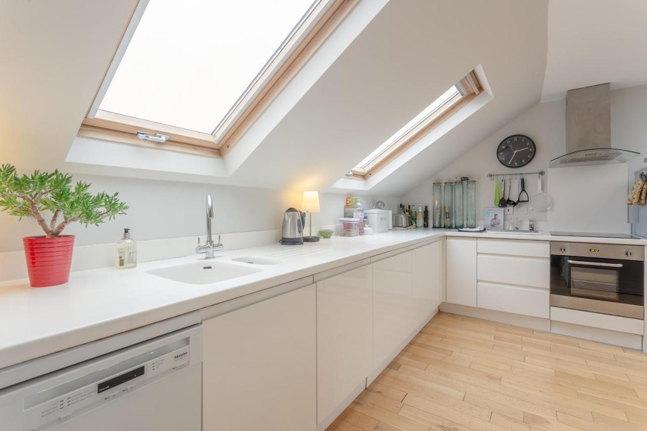 Apartment 2 Bedroom Hammersmith Grove Sleeps 4