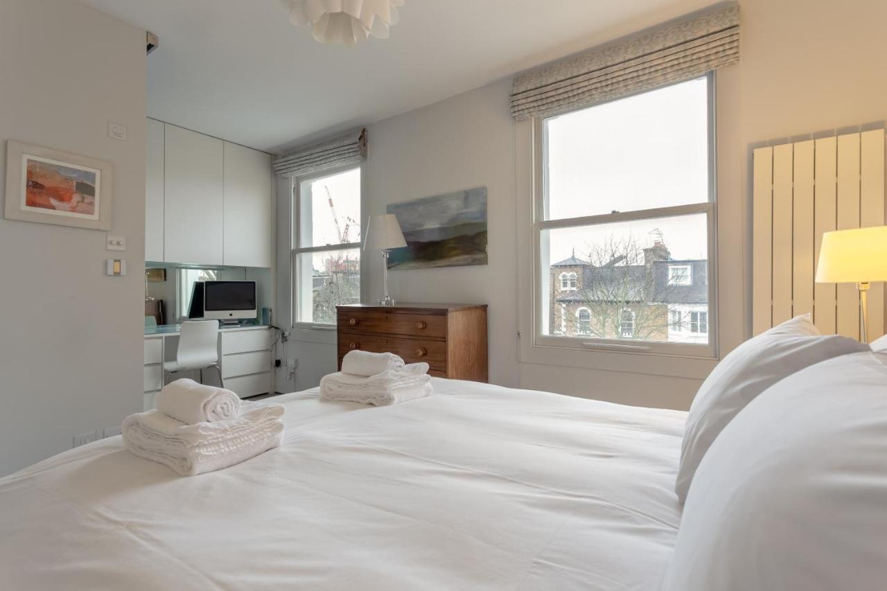 Apartment 2 Bedroom Hammersmith Grove Sleeps 4 *