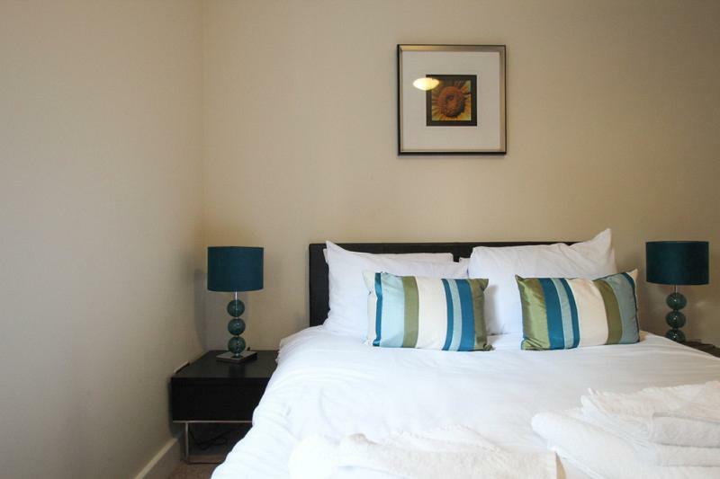 One Bed Serviced Near Millenium Bridge London