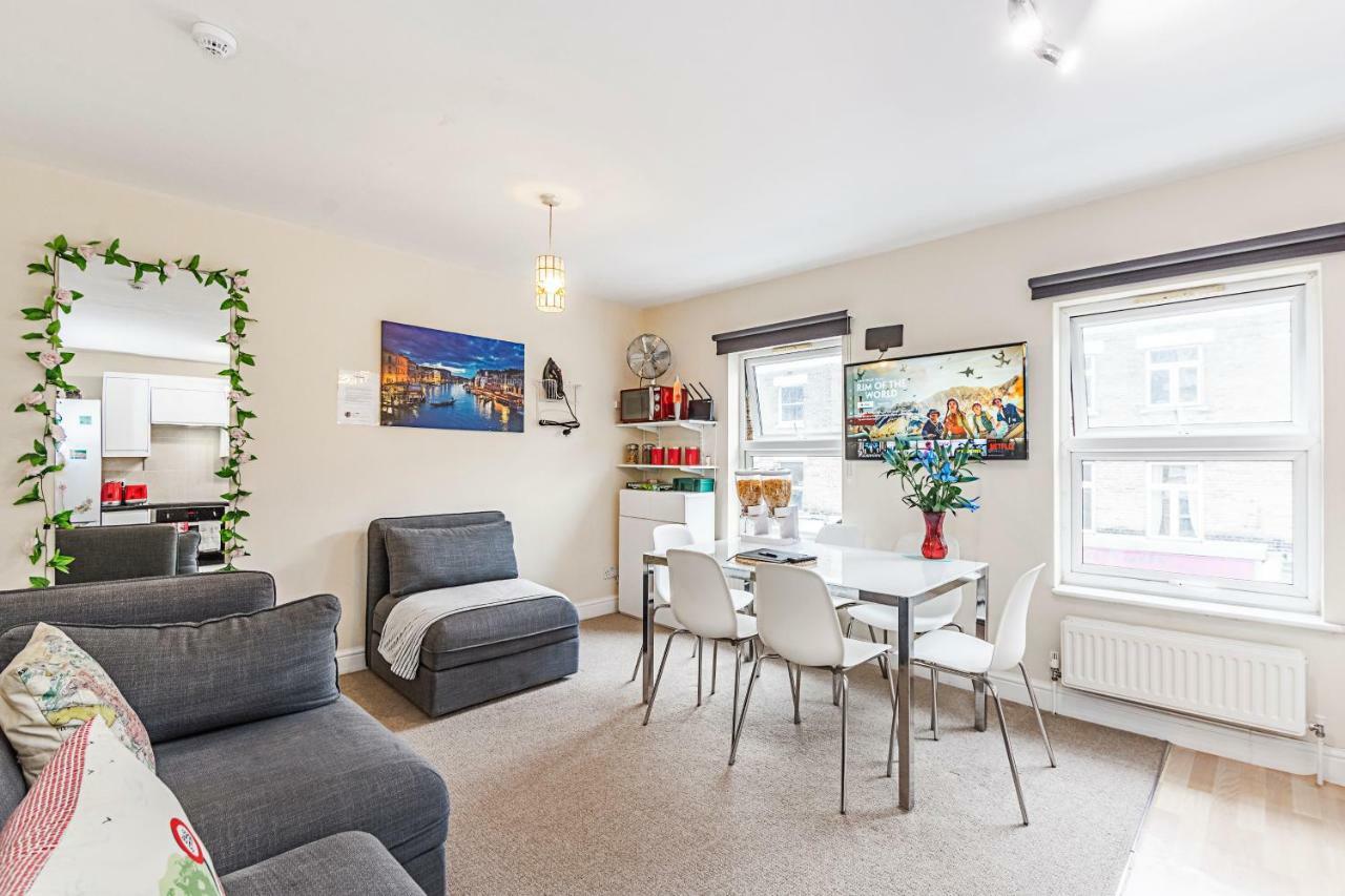 Greyhound Road Gasthof 3*