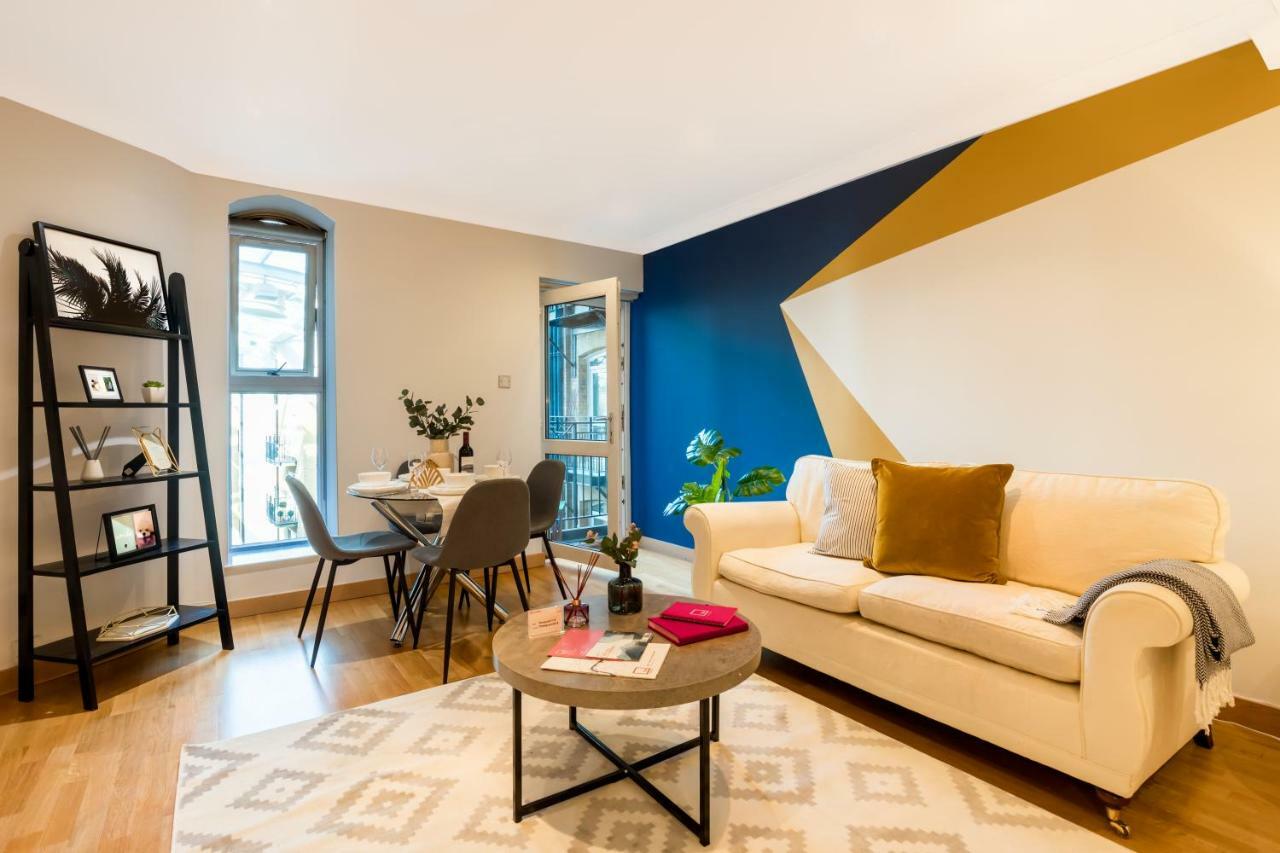 One Bed Serviced Near Millenium Bridge Apartment London