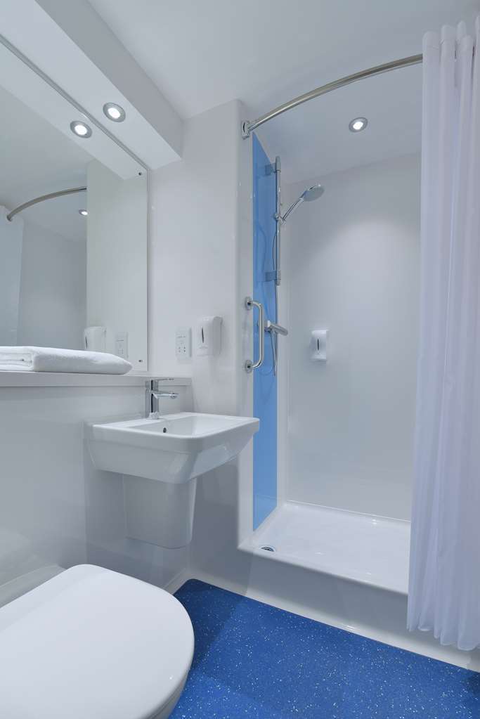 Hotel Travelodge Sunbury M3 3*