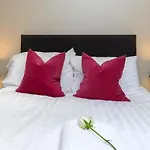 Deluxe Central City Of London Apartments