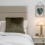Luxurious Spacious 2Bed Suites Skyline River Views By Canary Wharf