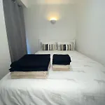 Central London, Jaccuzzi,Newbuild, 2 Bedrooms Two Baths