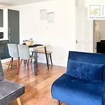 Weekly Or Monthly Stay - Relocation & Business - 4 Guests - By Hofin Stays Short Lets & Serviced Accommodation