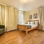 Spacious 4 Bed Flat Near London 02 Arena Greenwich