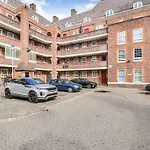 Spacious 4 Bed Flat Near London 02 Arena Greenwich