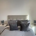 Immaculate 2Bed Apartment In London- City Views