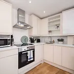 7 Borough Apartments - Spacious 2-Bed, 2-Bath In Prime Location