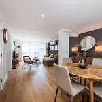 7 Borough Apartments - Spacious 2-Bed, 2-Bath In Prime Location