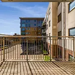 Luxe 1 Bed Flat 5 Mins To Stratford - Free Parking