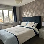 Lovely 3 Bed Semi Detached House With Off Street Parking Located In A Quiet Close