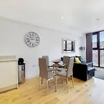 Br6 - Beautiful 1 Bed Flat In Heart Of Borough