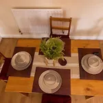 3 Bedrooms House-Sofabed-Parking-Bbqstove-Garden