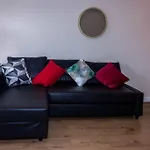3 Bedrooms House-Sofabed-Parking-Bbqstove-Garden