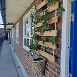 Stylish & Cozy 2-Bedroom Flat In Hoxton & Shoreditch
