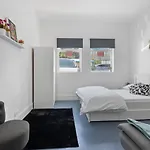 Fantastic 2Bd Barking Stay With Links To The City!