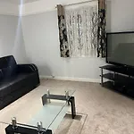 Cosy 2 Bedroom Flat