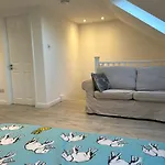 Lovely Self Contained Loft Studio - 33As4
