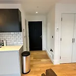Modern & Stylish 1 Bedroom Flat