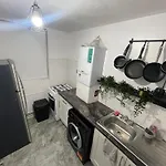 New! Xtra Large 4 Bedroom Up To 12 Guests