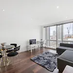 Lift & Free Parking, Modern 1 Bed Flat In Shoreditch Next To Train Station