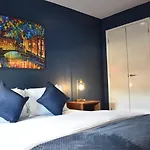 Stylish Peckham Apartment 10 Seconds From Station
