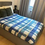 Central London Apartment + Gym + Pool + Parking
