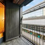 Canary Wharf - Converted Warehouse Apartment