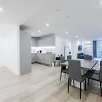 2&3 Bedrooms Near Excel London - Modern Spacious Apartment For Larger Groups