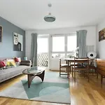 Stylish Central 2Br Flat Bridge Views