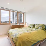 1 Bedroom Penthouse Flat In East London