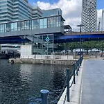 Modern Ground Floor Apartment In Canary Wharf, London Free Parking