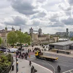 Large & Central 2Bd Flat - Tower Hill