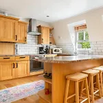 Comfy 2-Bedroom Flat In Heart Of Shoreditch
