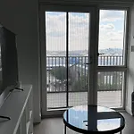 Modern Gem Near Excel London & O2 Arena Balcony!